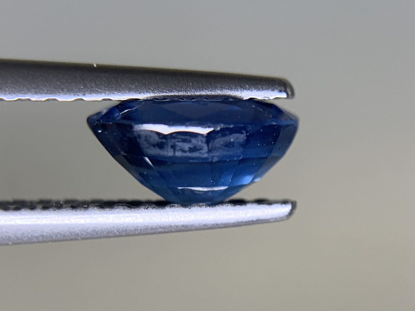 サファイア  1.13ct  GIA宝石鑑別書付き  Thailand  No heat  7.06㎜×5.15㎜×3.57㎜  ルース（ 裸石 ）   1712Y