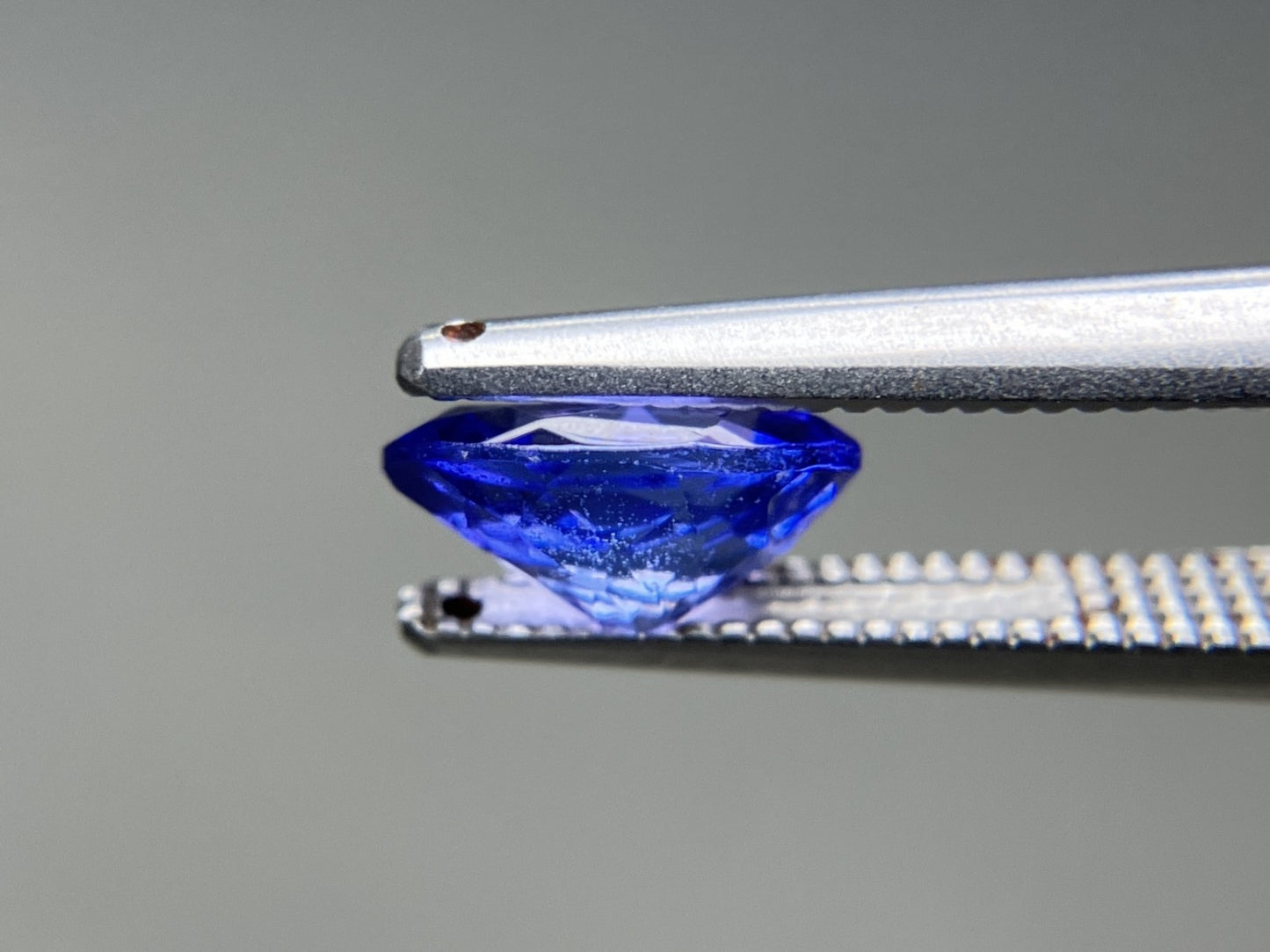 タンザナイト 天然 1.296ct 宝石ソーティング付き 7.9㎜×6.0㎜×3.7㎜ ルース（ 裸石 ） 7383YY