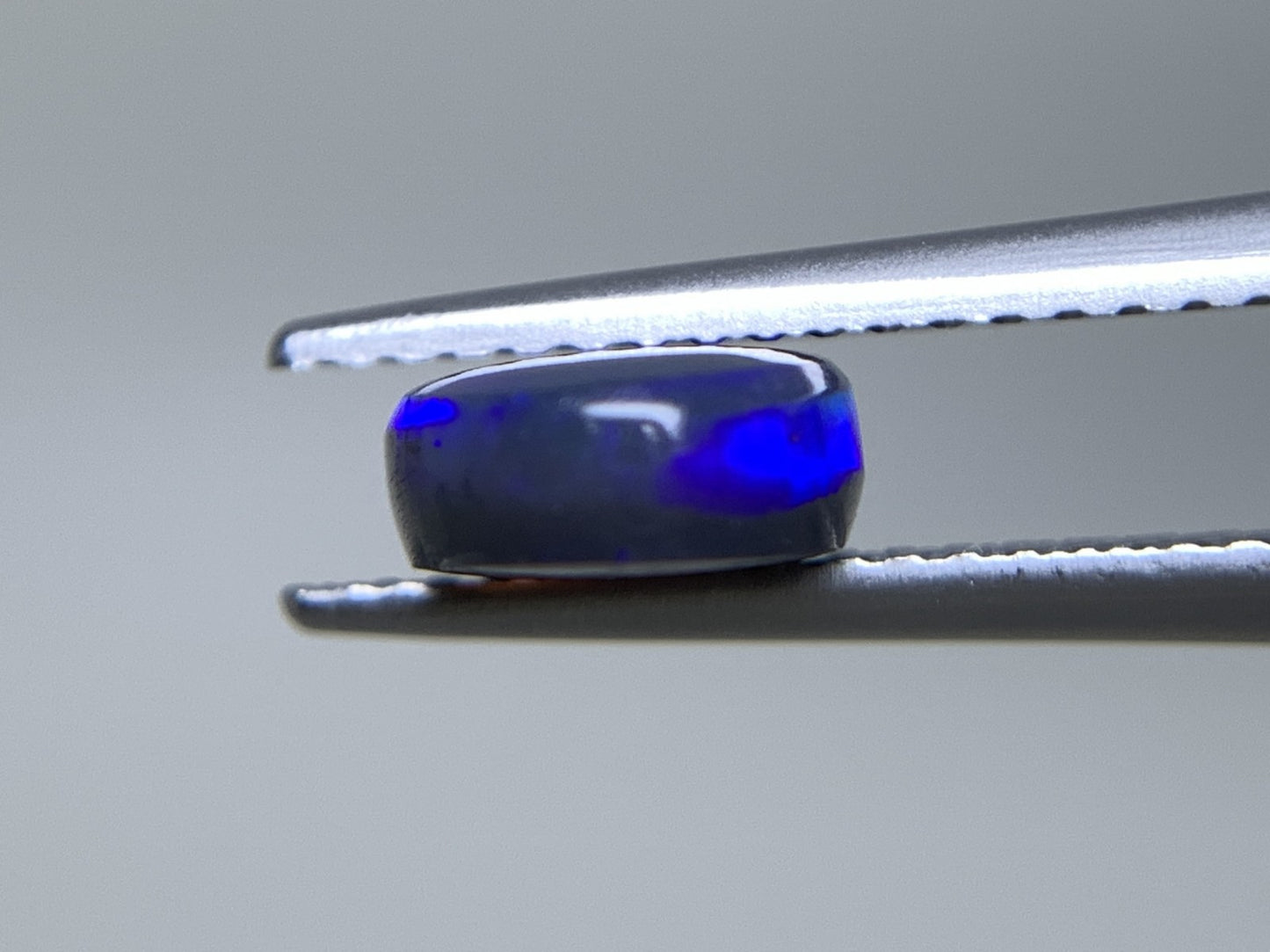 ブラックオパール 天然 1.759ct 中央宝石ソーティング付き 10.9㎜×6.8㎜×3.2㎜ ルース（ 裸石 ） 6838Y