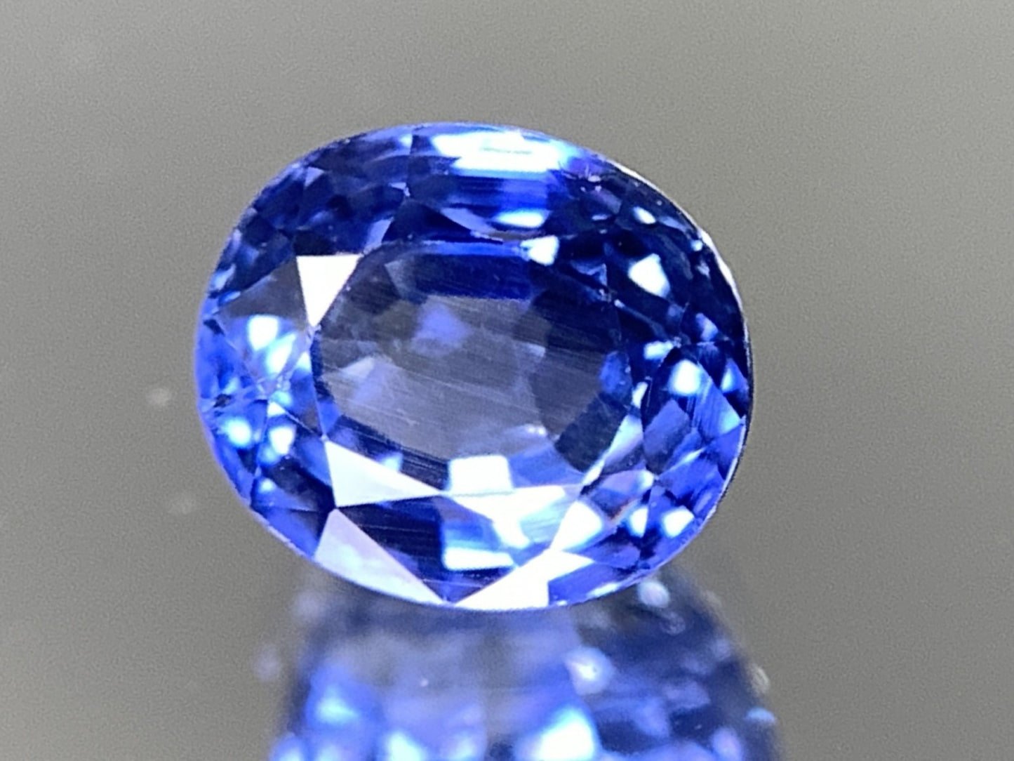 サファイア 天然  1.024ct  中央宝石ソーティング付き  5.72㎜×4.94㎜×3.79㎜  ルース（ 裸石 ） 5884Y