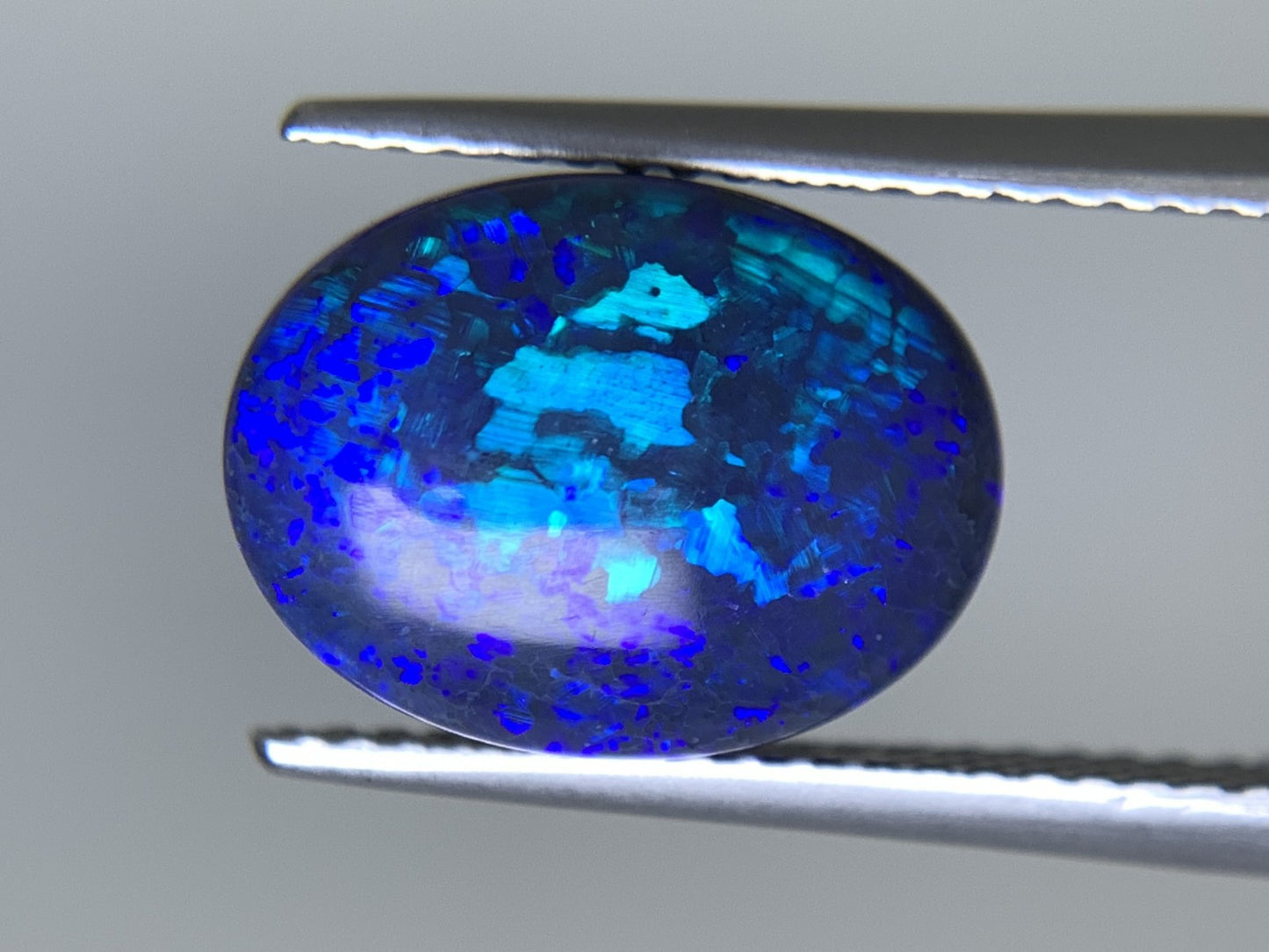 ブラックオパール 天然 3.647ct 中央宝石ソーティング付き 12.6㎜×9.5㎜×5.1㎜ ルース（ 裸石 ） 6741Y