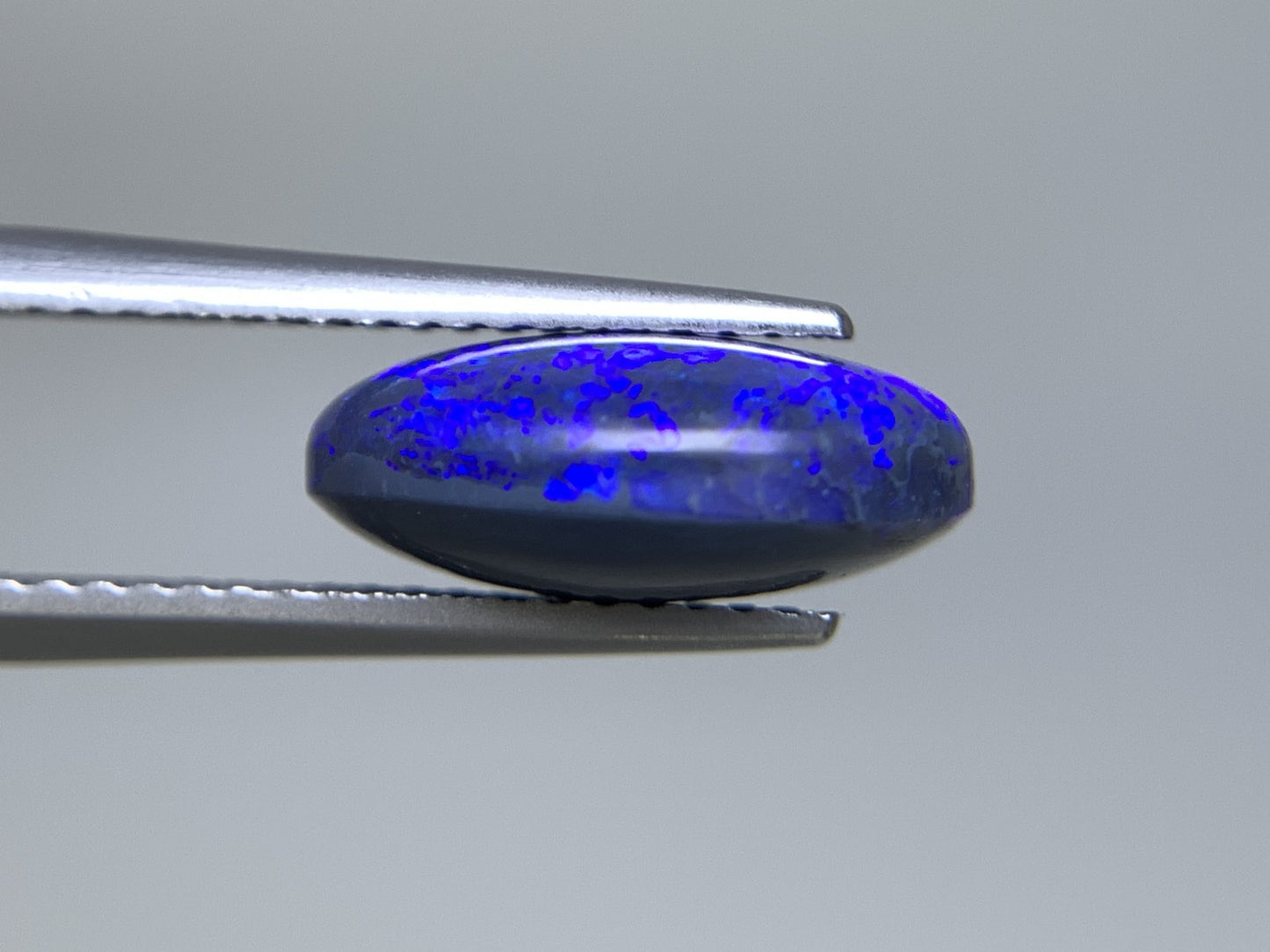 ブラックオパール 天然 3.647ct 中央宝石ソーティング付き 12.6㎜×9.5㎜×5.1㎜ ルース（ 裸石 ） 6741Y