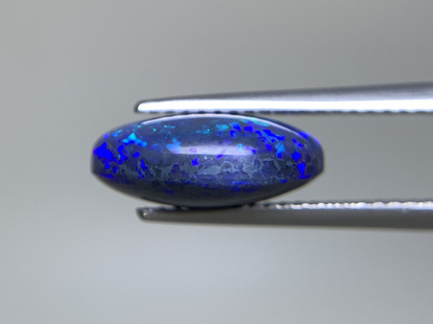 ブラックオパール 天然 3.647ct 中央宝石ソーティング付き 12.6㎜×9.5㎜×5.1㎜ ルース（ 裸石 ） 6741Y