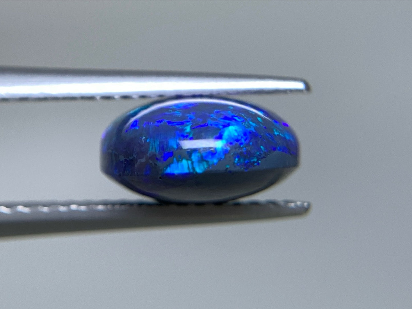 ブラックオパール 天然 3.647ct 中央宝石ソーティング付き 12.6㎜×9.5㎜×5.1㎜ ルース（ 裸石 ） 6741Y