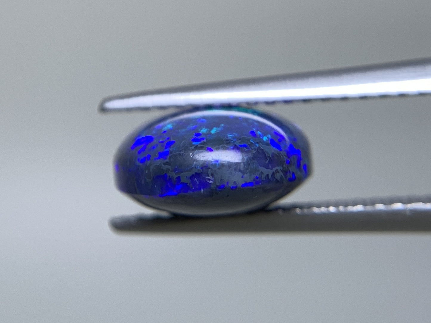 ブラックオパール 天然 3.647ct 中央宝石ソーティング付き 12.6㎜×9.5㎜×5.1㎜ ルース（ 裸石 ） 6741Y