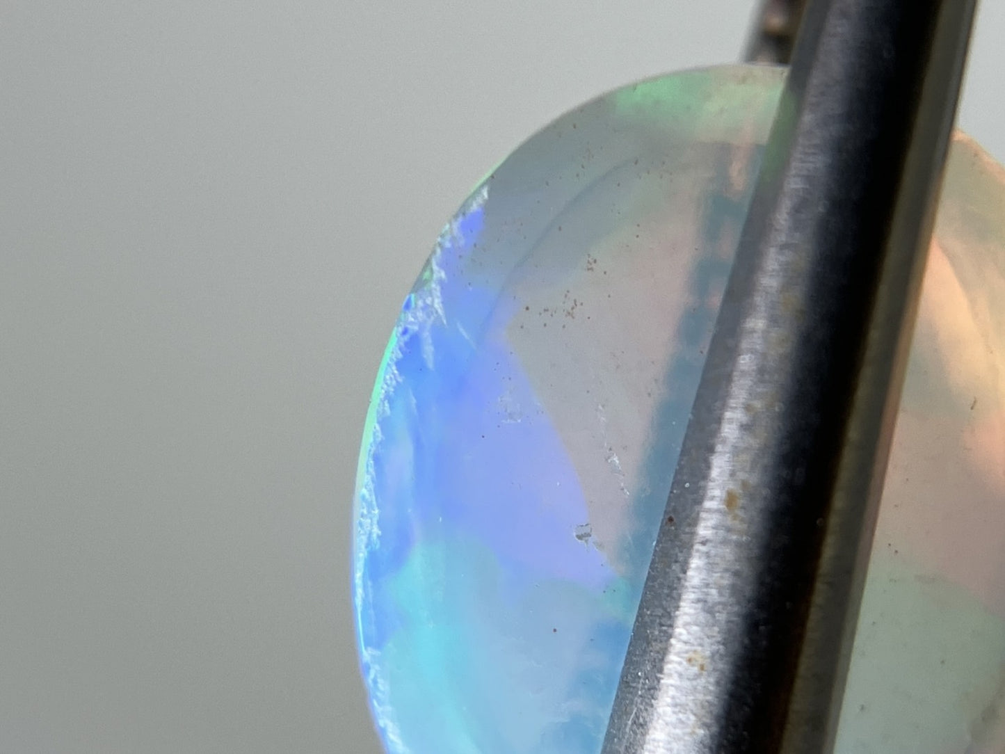 オパール 2.210ct  宝石ソーティング付き  10.9㎜×8.8㎜×4.3㎜  ルース（ 裸石 ） 4426YY