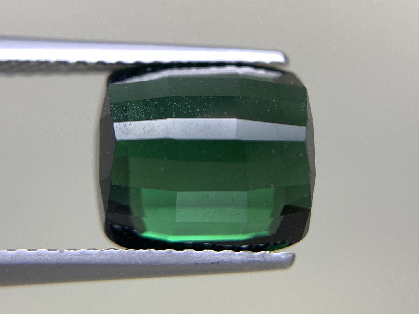 グリーントルマリン 天然  4.619ct  宝石ソーティング付き  10.0㎜×9.1㎜×5.5㎜ ルース（ 裸石 ）  5901Y