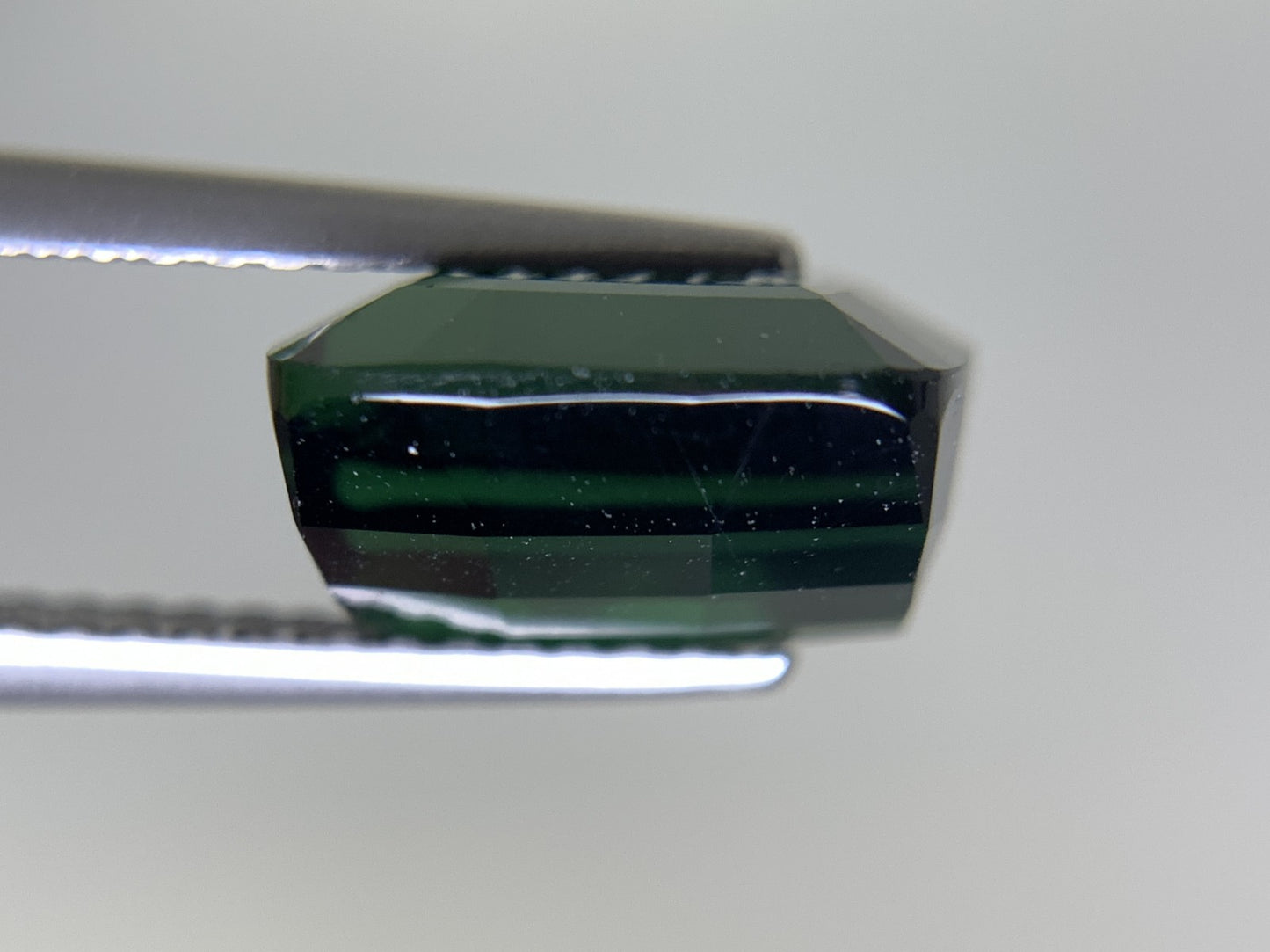 グリーントルマリン 天然  4.619ct  宝石ソーティング付き  10.0㎜×9.1㎜×5.5㎜ ルース（ 裸石 ）  5901Y