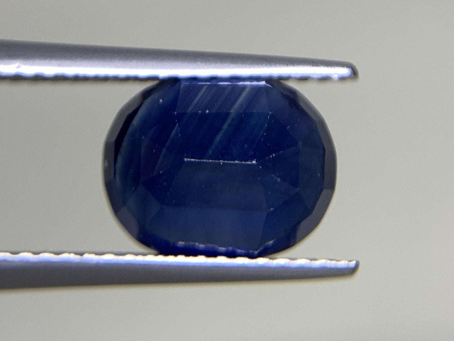 サファイア 天然 3.906ct 中央宝石ソーティング付き 9.89㎜×7.95㎜×4.77㎜ 天然 ルース（ 裸石 ） 4875Y