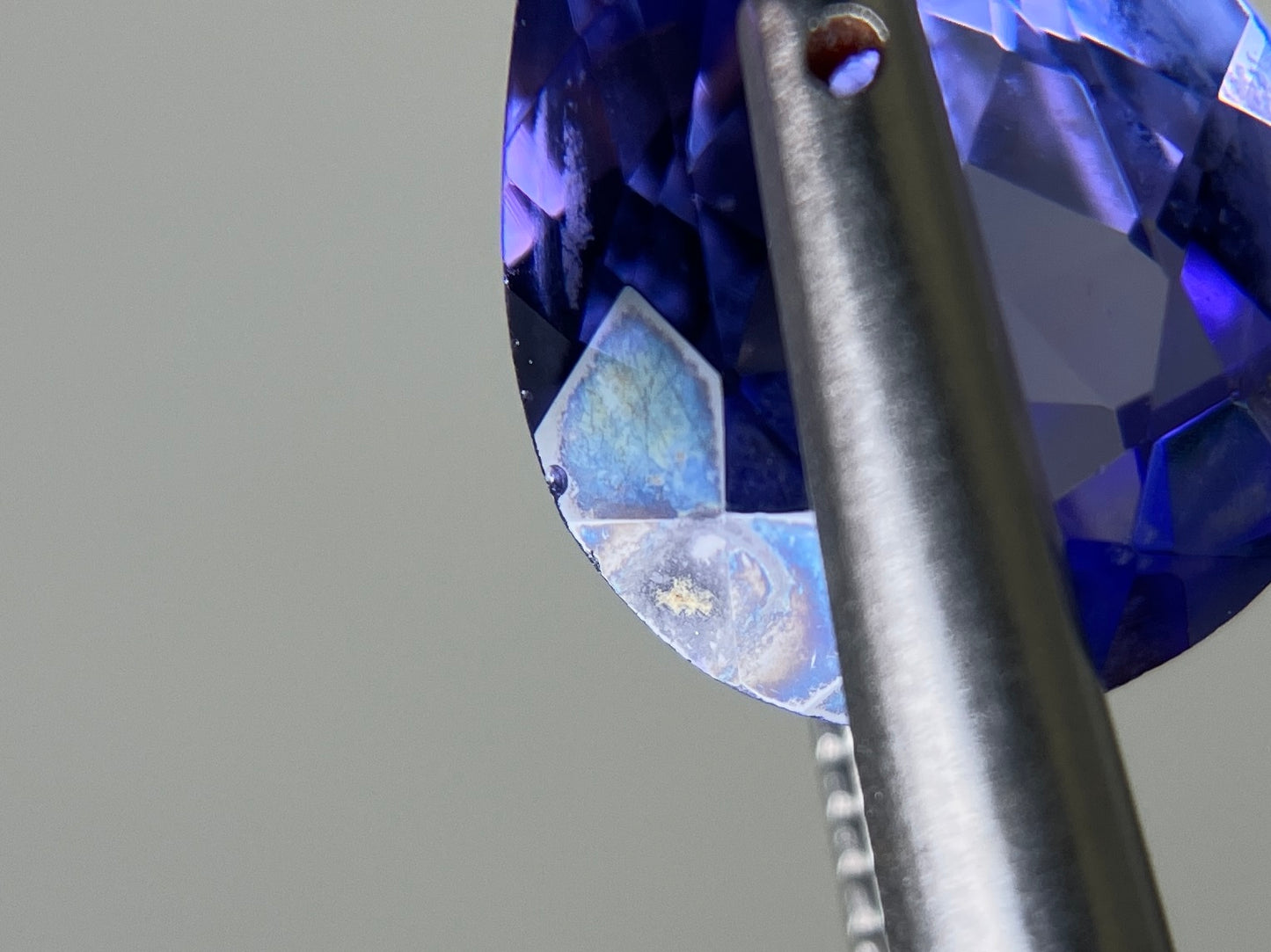 タンザナイト 天然 2.478ct 宝石ソーティング付き 11.9㎜×8.0㎜×4.1㎜ ルース（ 裸石 ） 7490YY