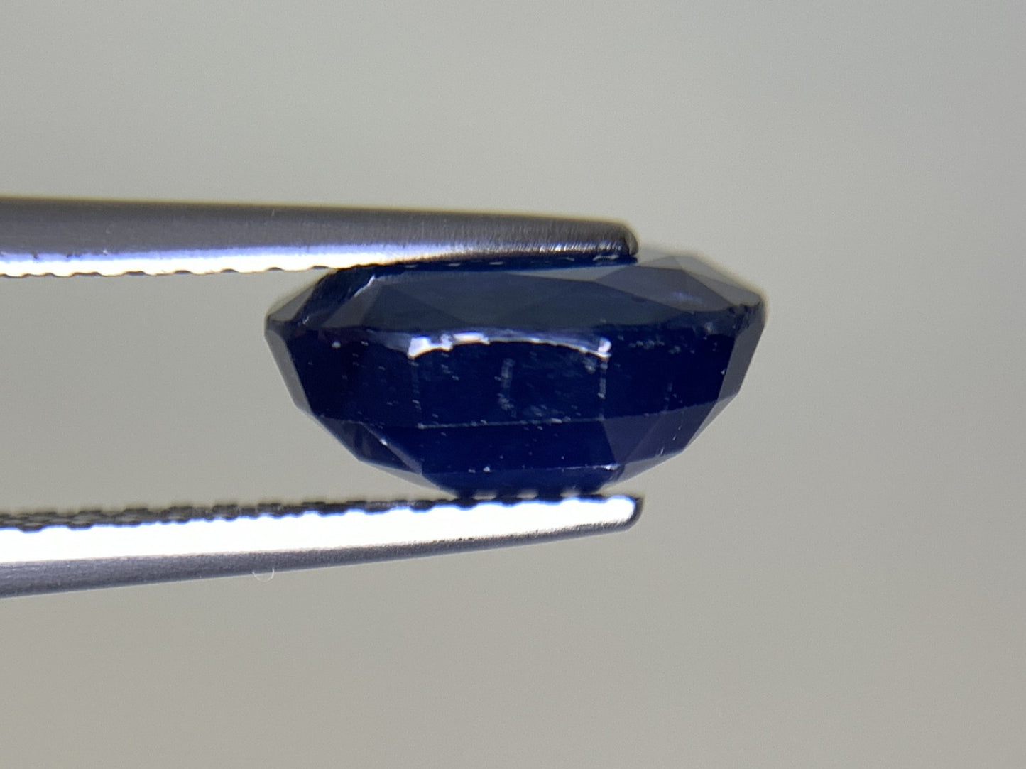 サファイア 天然 3.906ct 中央宝石ソーティング付き 9.89㎜×7.95㎜×4.77㎜ 天然 ルース（ 裸石 ） 4875Y
