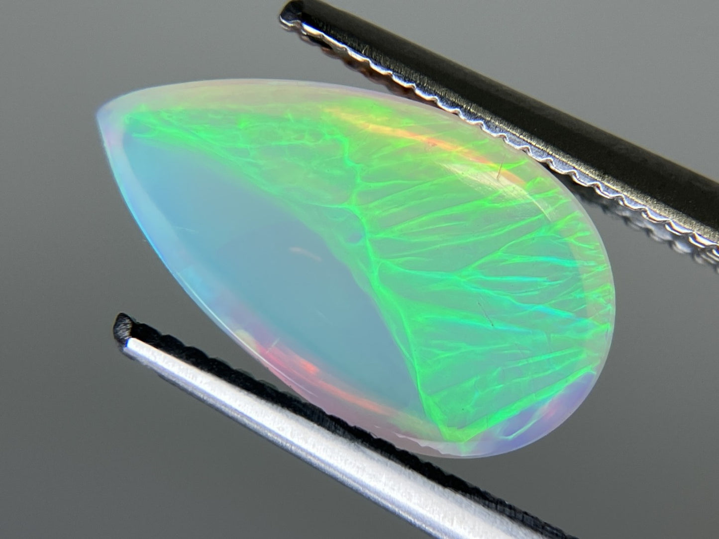 オパール 2.126ct 宝石ソーティング付き 12.9㎜×7.3㎜×4.5㎜ ルース（ 裸石 ） 4428YY