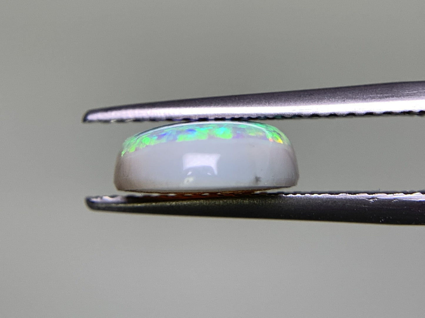 ブラックオパール 2.539ct 宝石ソーティング付き  11.1㎜×9.3㎜×3.7㎜  ルース（ 裸石 ） 2446Y