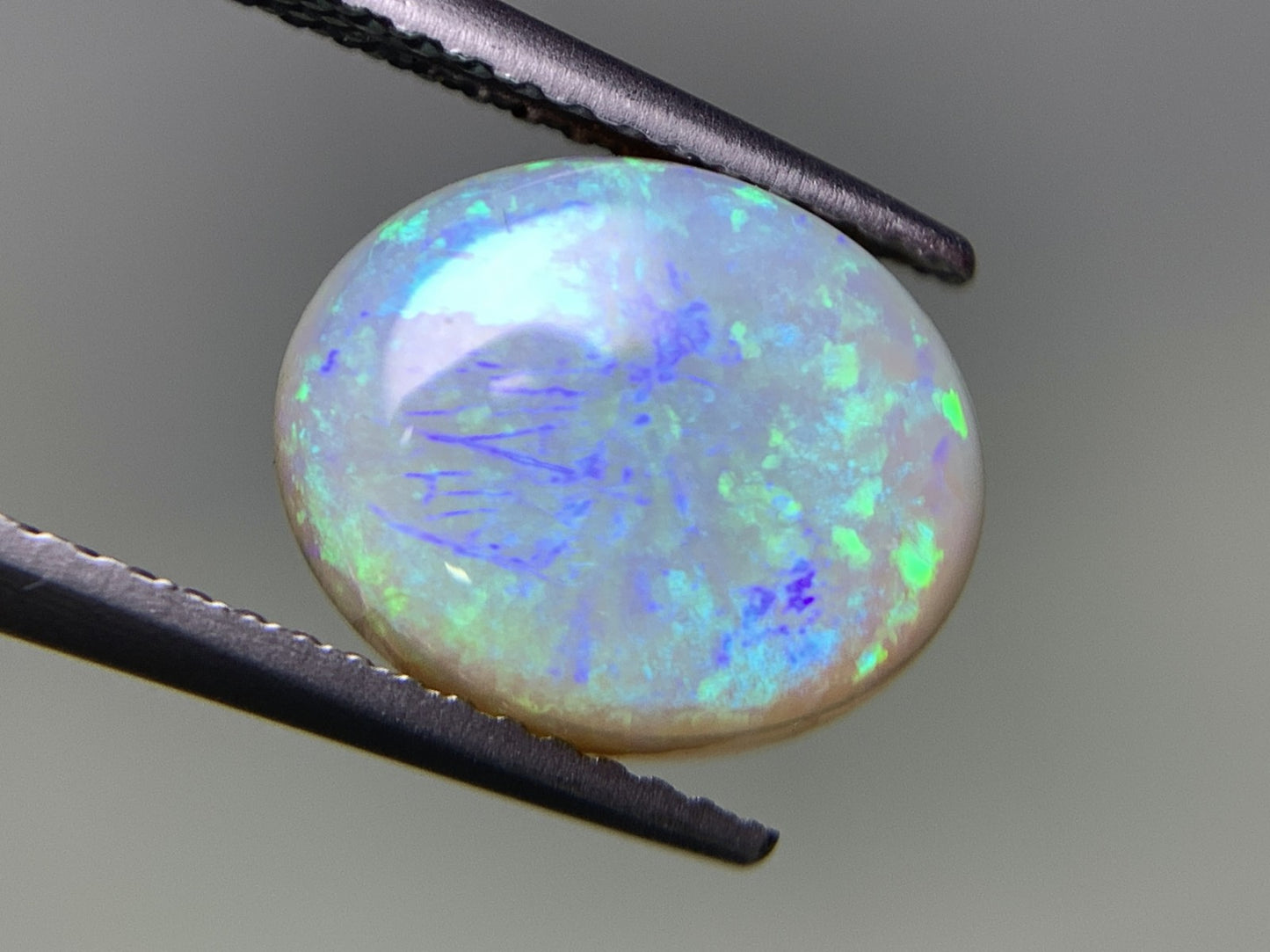 ブラックオパール 2.539ct 宝石ソーティング付き  11.1㎜×9.3㎜×3.7㎜  ルース（ 裸石 ） 2446Y