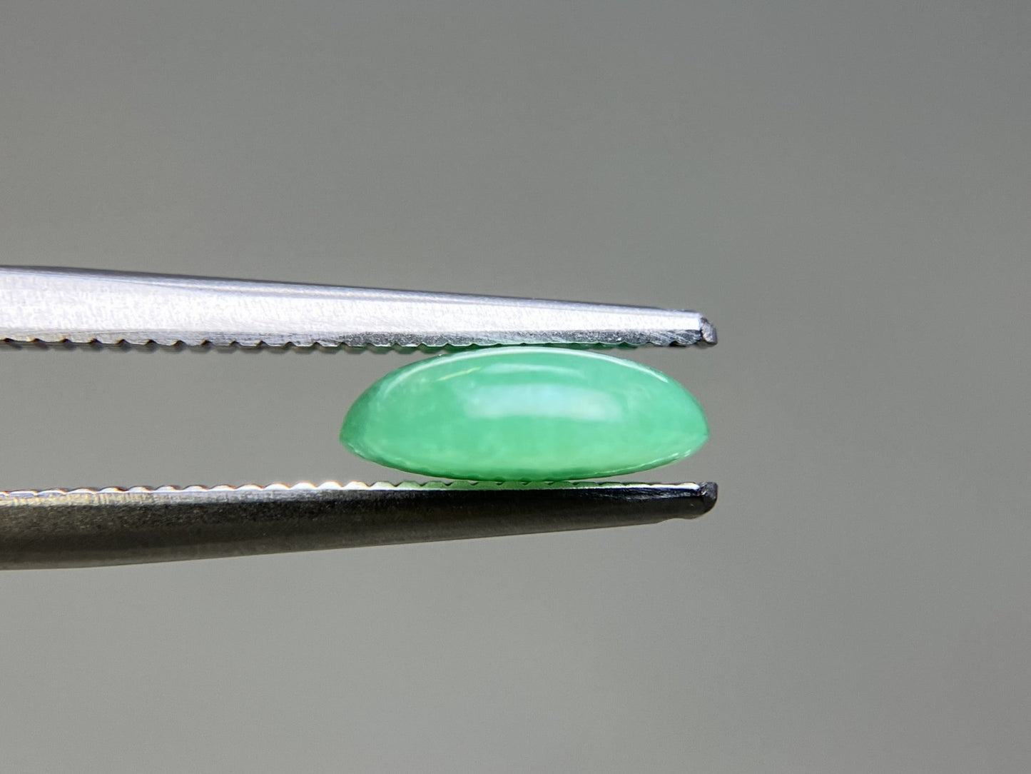 ひすい（ヒスイ 翡翠） 天然 1.614ct 宝石ソーティング付き 8.5㎜×6.6㎜×2.9㎜ ルース（ 裸石 ） 7277YY