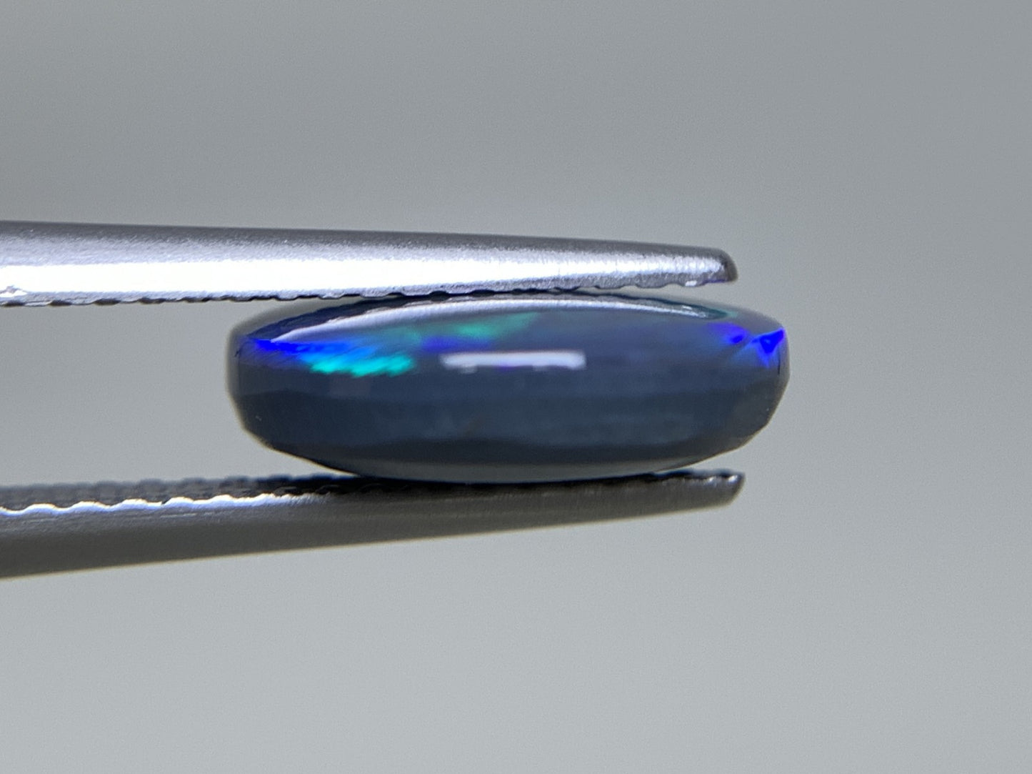 ブラックオパール 天然 3.160ct 中央宝石ソーティング付き 12.2㎜×11.1㎜×3.6㎜ ルース（ 裸石 ） 6631Y
