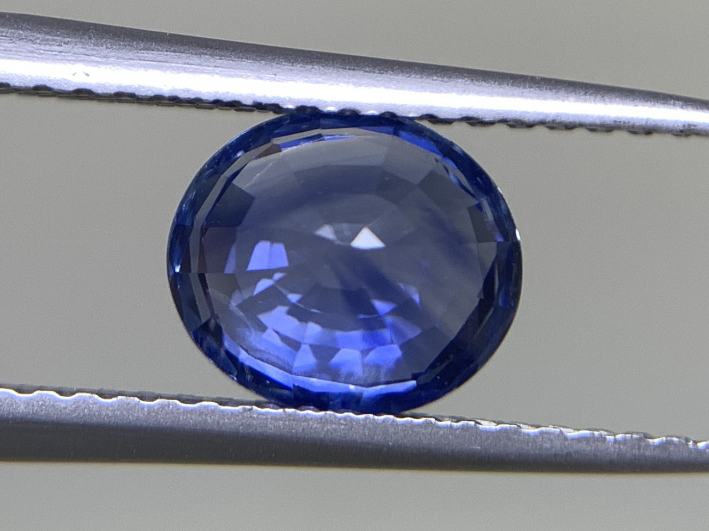 サファイア  天然  1.794ct  中央宝石ソーティング付き  7.66㎜×6.68㎜×3.89㎜   天然 ルース（ 裸石 ） 4747Y