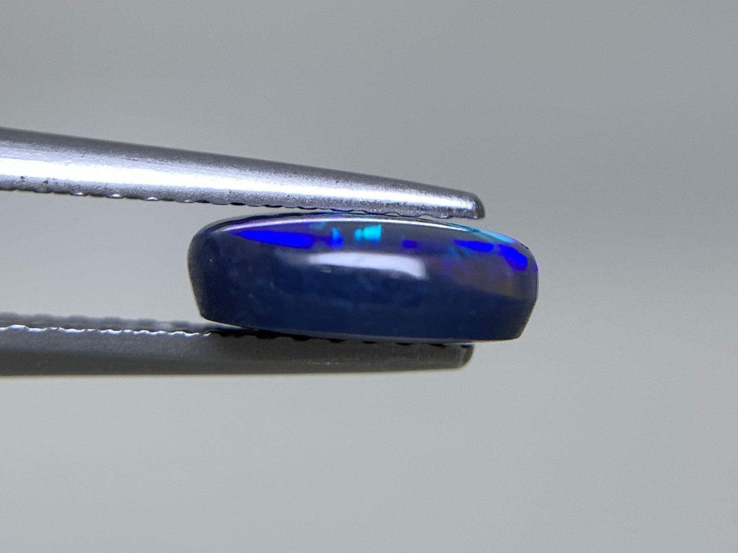 ブラックオパール 天然 1.290ct 中央宝石ソーティング付き 8.6㎜×7.1㎜×3.1㎜ ルース（ 裸石 ） 6563Y