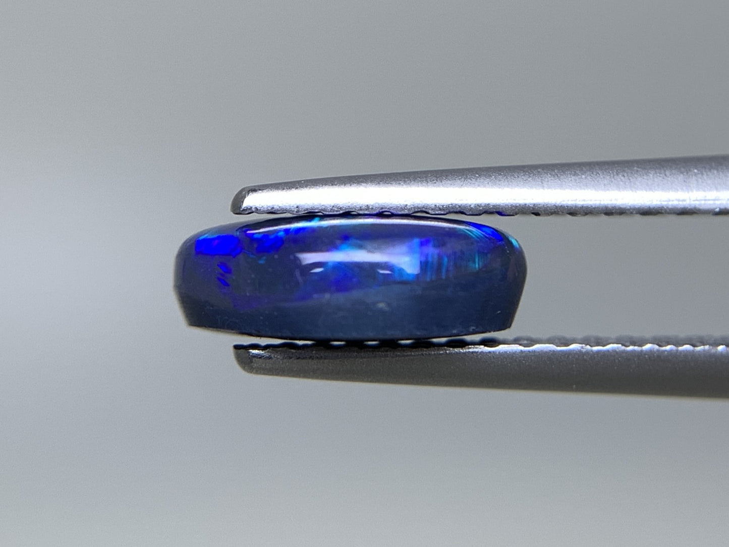 ブラックオパール 天然 1.290ct 中央宝石ソーティング付き 8.6㎜×7.1㎜×3.1㎜ ルース（ 裸石 ） 6563Y