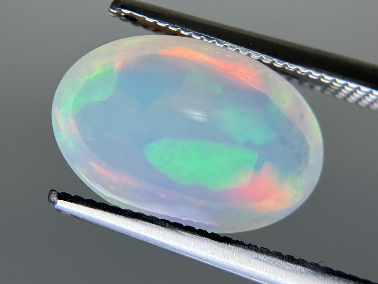 オパール 3.034ct  宝石ソーティング付き  12.9㎜×8.9㎜×5.4㎜  ルース（ 裸石 ） 4437YY