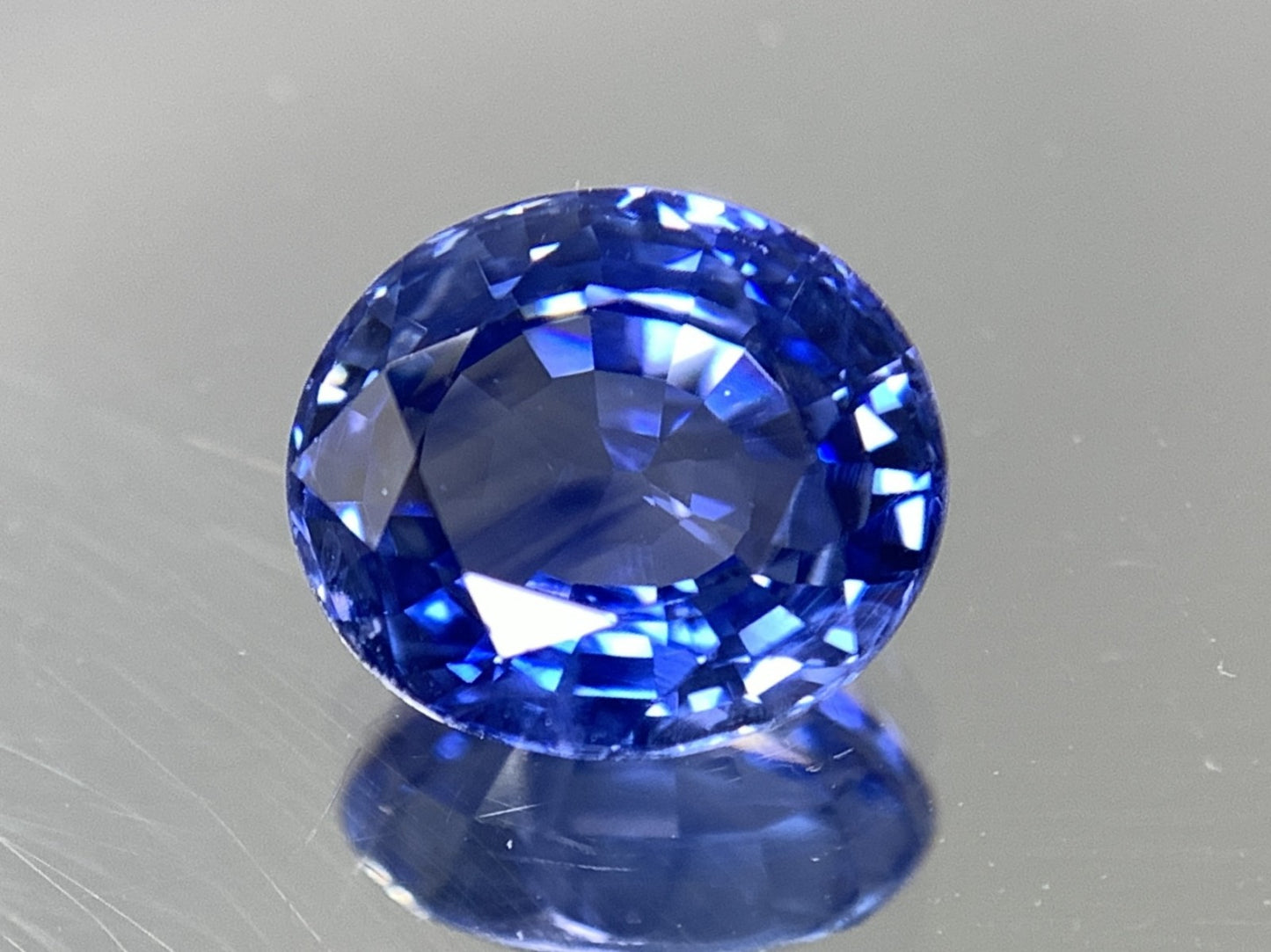 サファイア  天然  1.794ct  中央宝石ソーティング付き  7.66㎜×6.68㎜×3.89㎜   天然 ルース（ 裸石 ） 4747Y