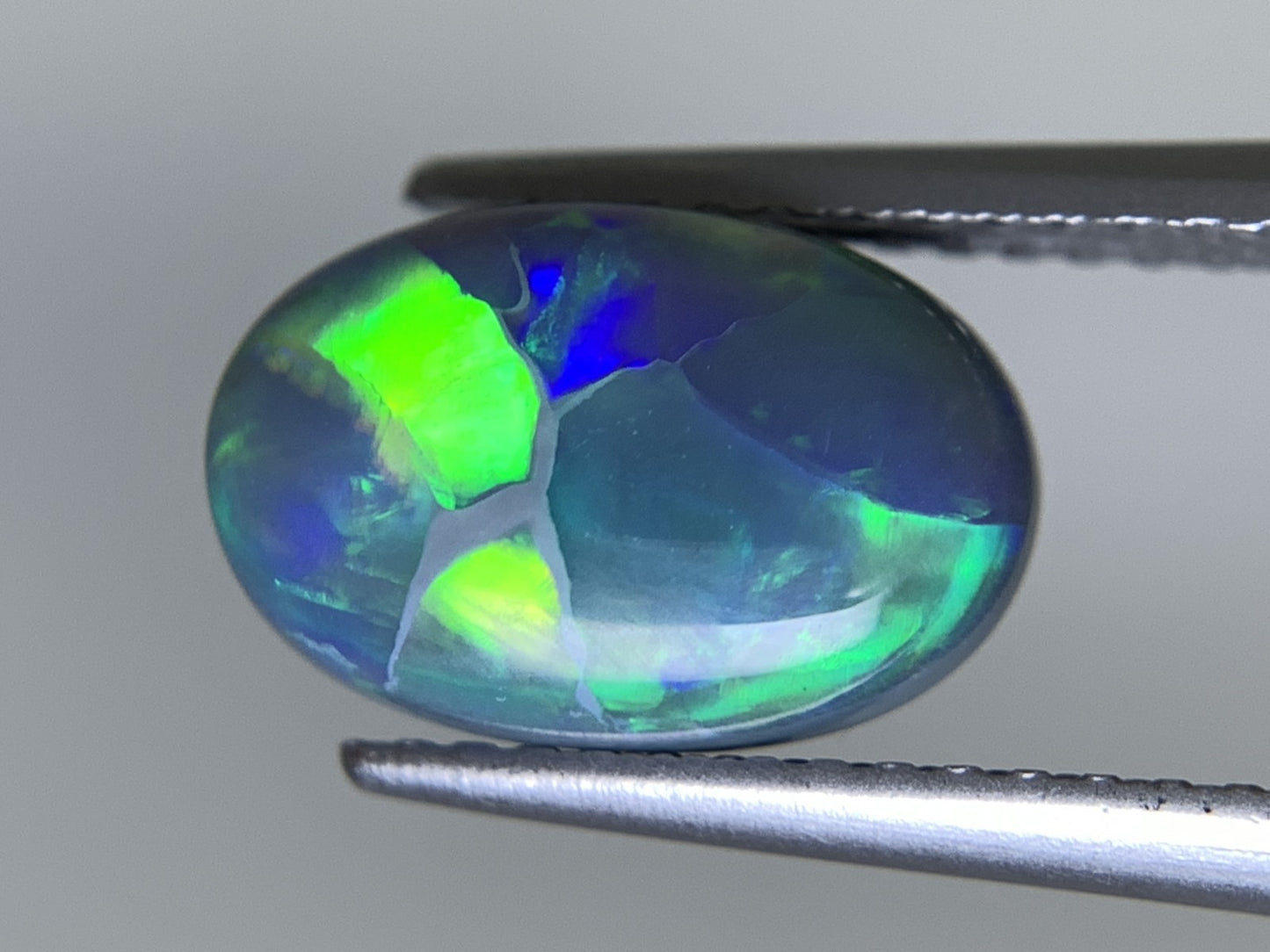 ブラックオパール 天然 2.110ct 中央宝石ソーティング付き 10.9㎜×7.1㎜×4.2㎜ ルース（ 裸石 ） 6603Y