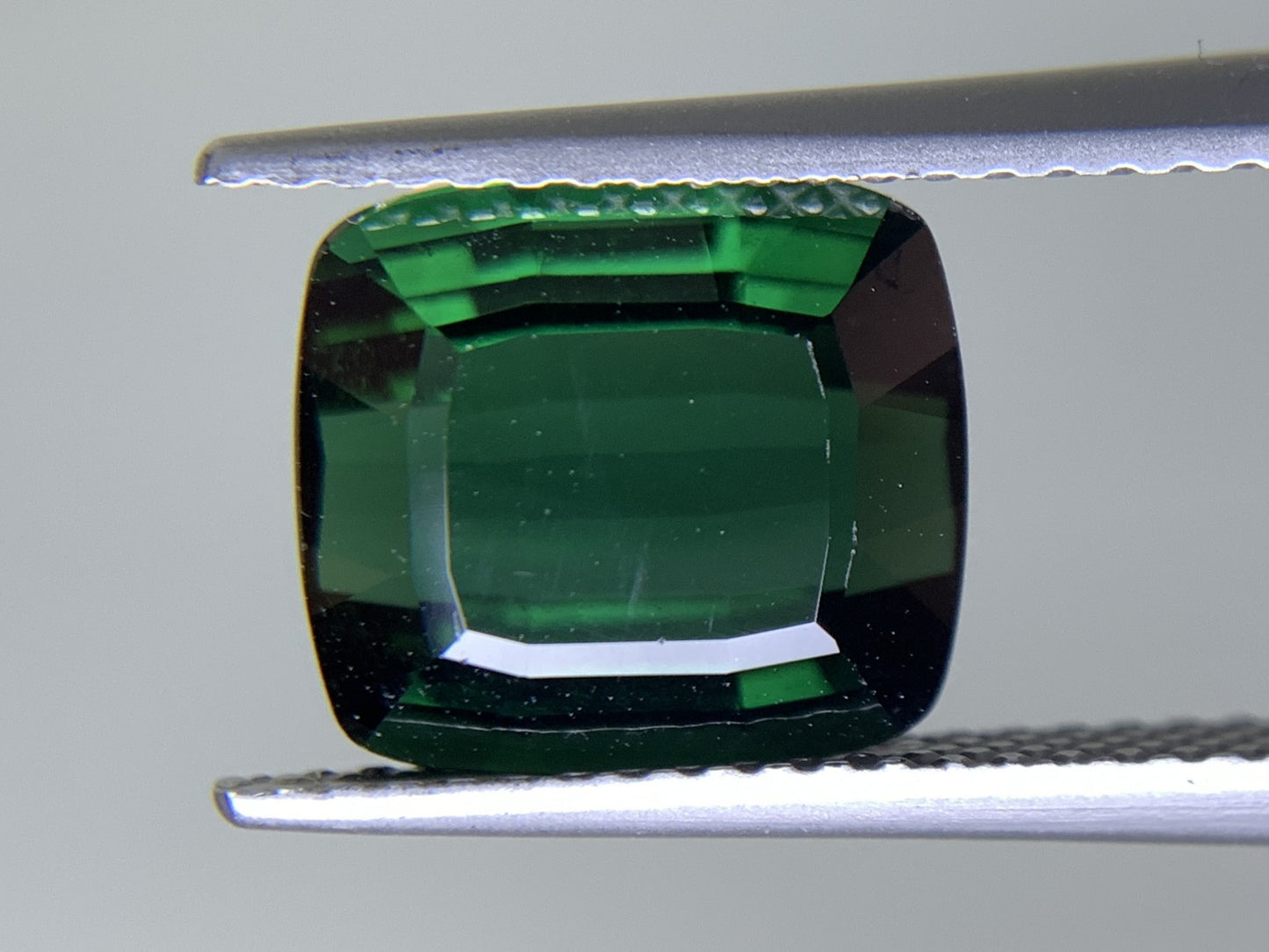 グリーントルマリン 天然  4.619ct  宝石ソーティング付き  10.0㎜×9.1㎜×5.5㎜ ルース（ 裸石 ）  5901Y
