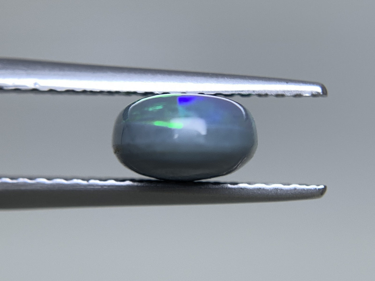ブラックオパール 天然 2.110ct 中央宝石ソーティング付き 10.9㎜×7.1㎜×4.2㎜ ルース（ 裸石 ） 6603Y