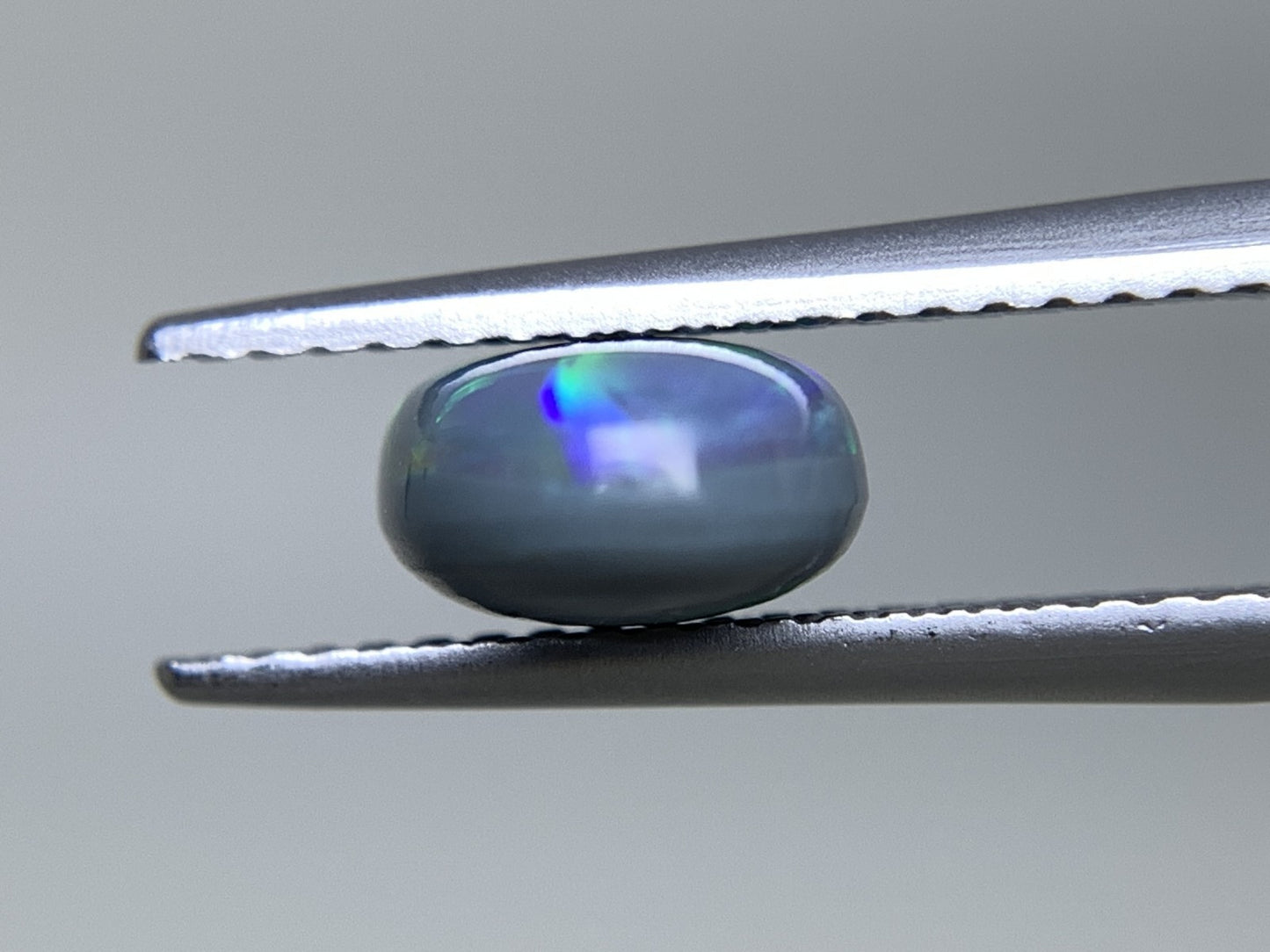 ブラックオパール 天然 2.110ct 中央宝石ソーティング付き 10.9㎜×7.1㎜×4.2㎜ ルース（ 裸石 ） 6603Y