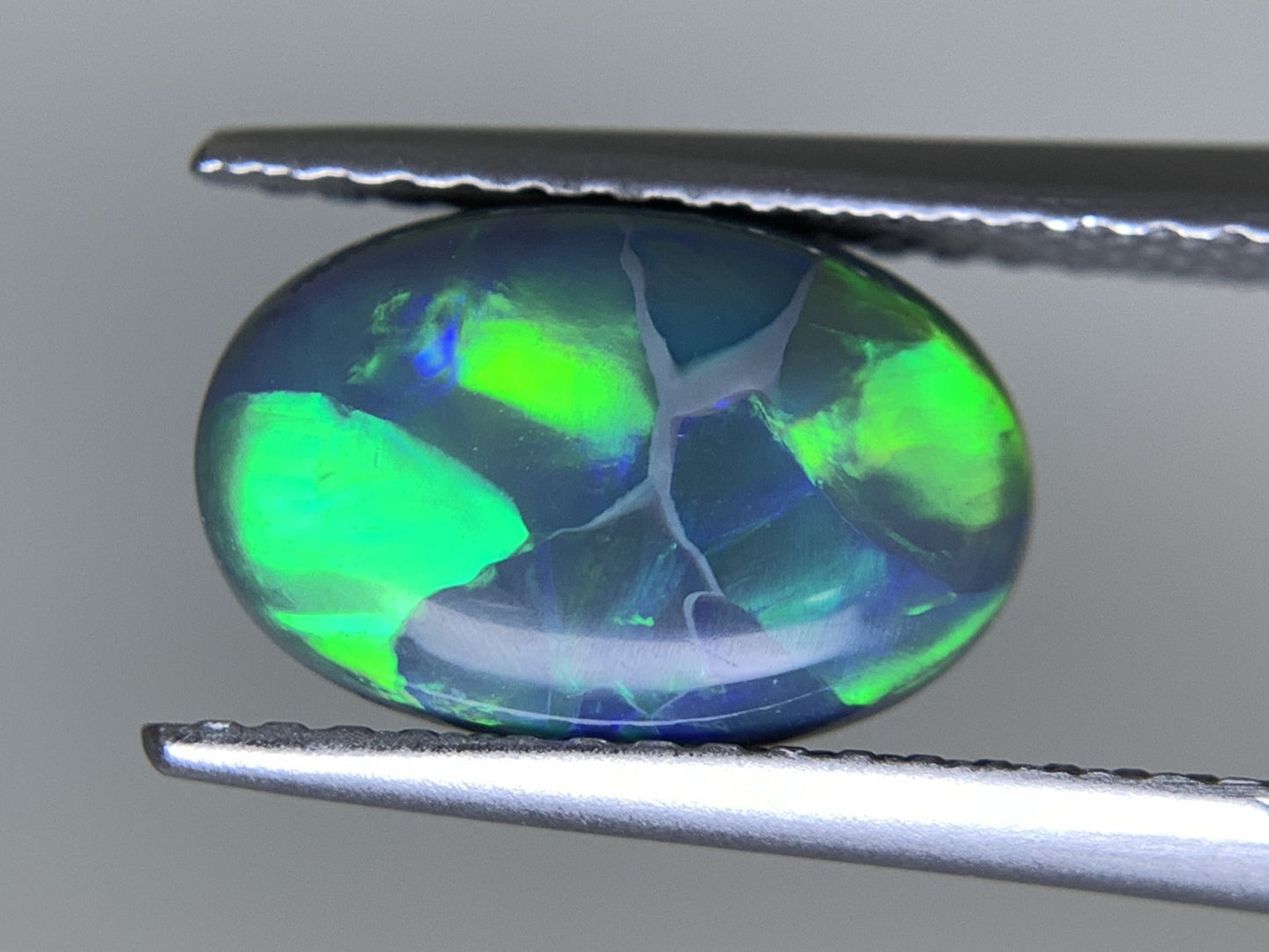 ブラックオパール 天然 2.110ct 中央宝石ソーティング付き 10.9㎜×7.1㎜×4.2㎜ ルース（ 裸石 ） 6603Y