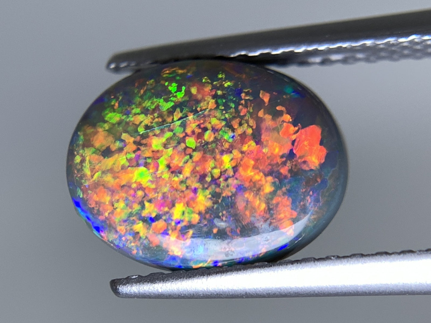 ブラックオパール 天然 1.881ct カン有り 中央宝石ソーティング付き 10.4㎜×8.0㎜×3.5㎜ ルース（ 裸石 ） 6808Y