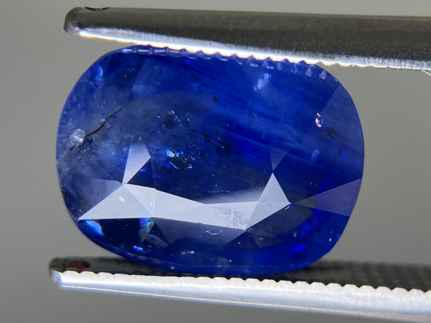 サファイア 5.21ct  AIGS宝石鑑別書付き  Corn flower Blue 11.20㎜×8.86㎜×5.52㎜  ルース（ 裸石 ）   4509YY