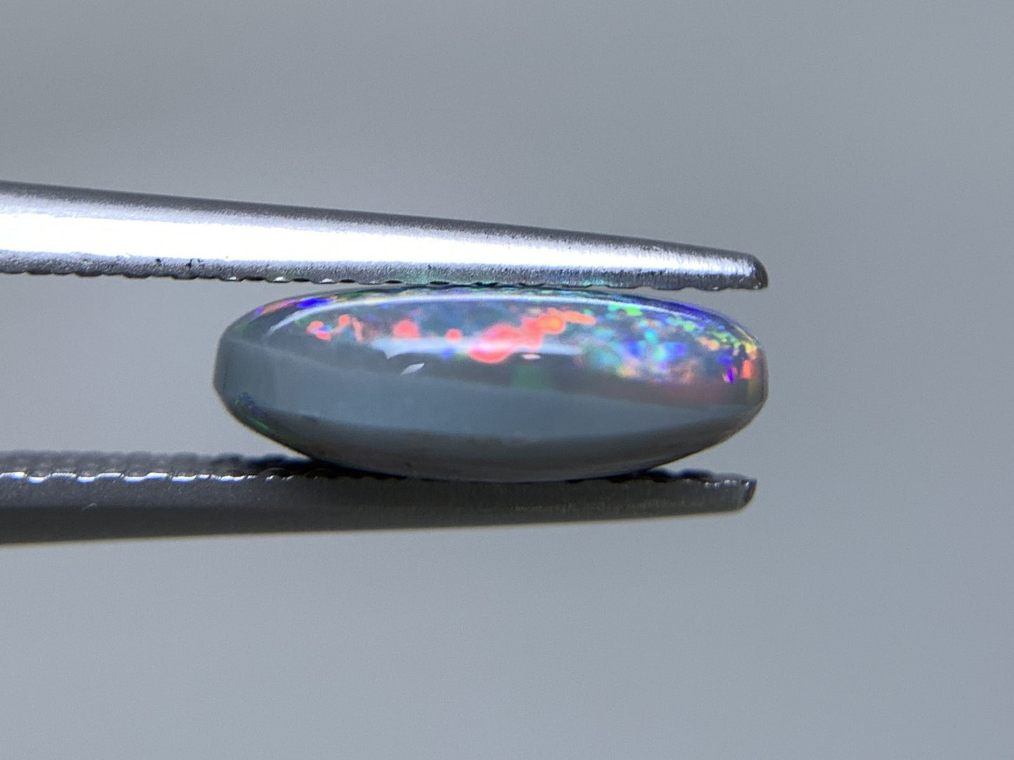 ブラックオパール 天然 1.881ct カン有り 中央宝石ソーティング付き 10.4㎜×8.0㎜×3.5㎜ ルース（ 裸石 ） 6808Y