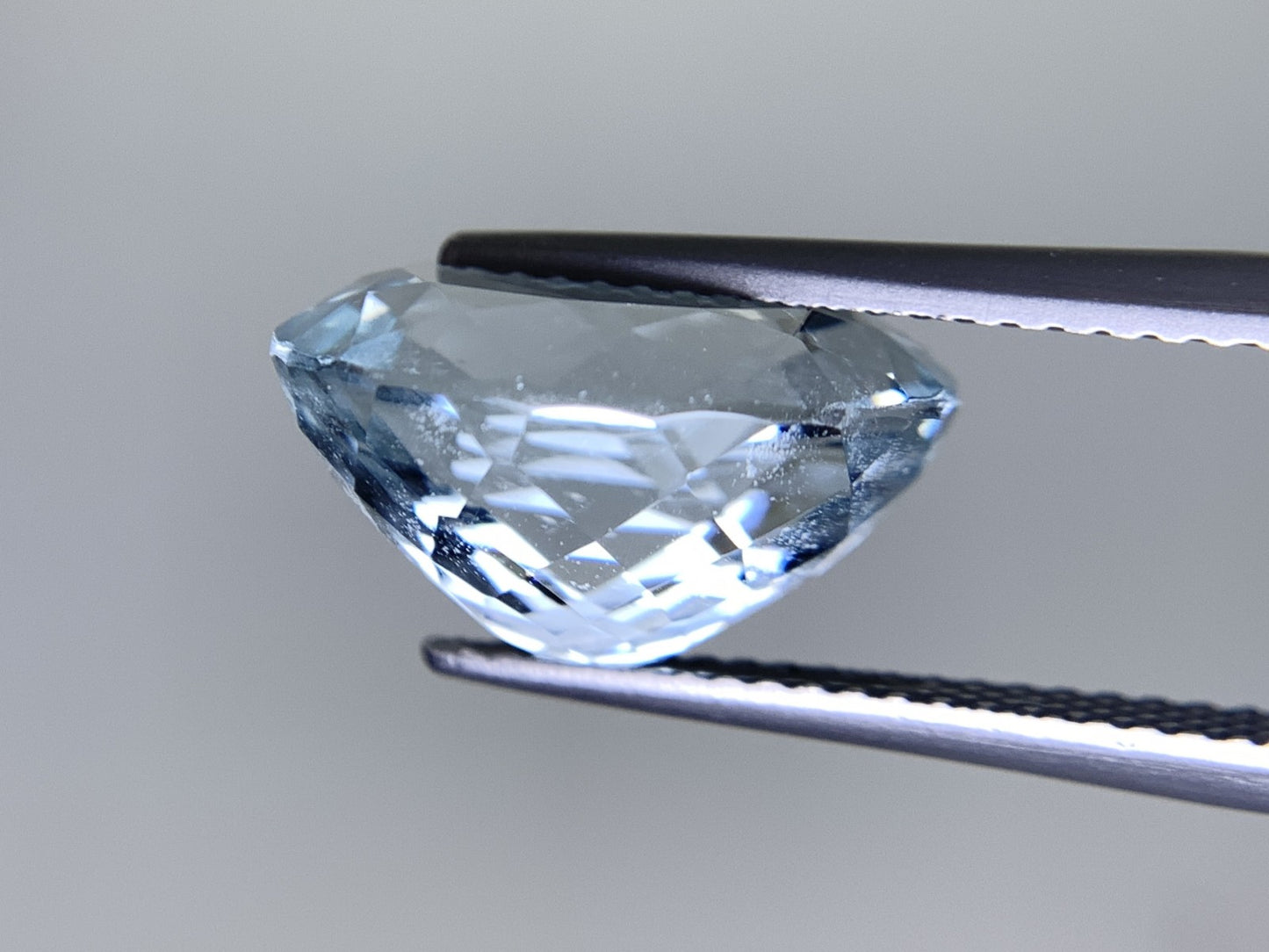 アクアマリン 天然 6.530ct 宝石ソーティング付き 13.6㎜×10.2㎜×7.8㎜ ルース（ 裸石 ） 5984Y
