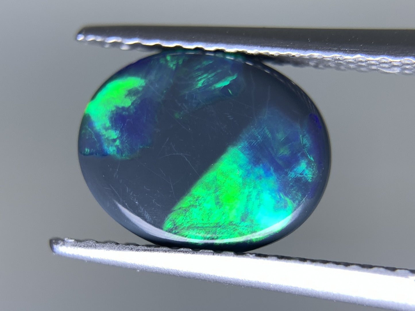 ブラックオパール 天然  1.437ct  中央宝石ソーティング付き  10.2㎜×8.2㎜×2.5㎜  ルース（ 裸石 ） 5928Y