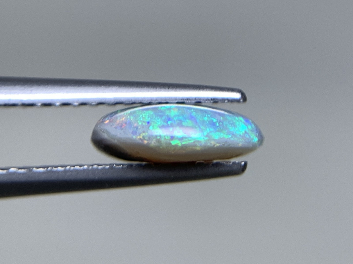 ブラックオパール 天然 1.008ct 宝石ソーティング付き カン有り 8.4㎜×7.0㎜×2.8㎜ ルース（ 裸石 ） 6859Y