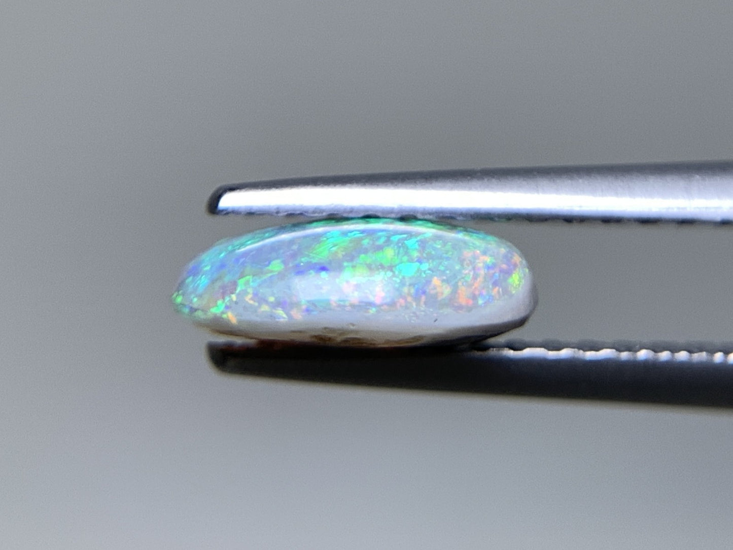 ブラックオパール 天然 1.008ct 宝石ソーティング付き カン有り 8.4㎜×7.0㎜×2.8㎜ ルース（ 裸石 ） 6859Y