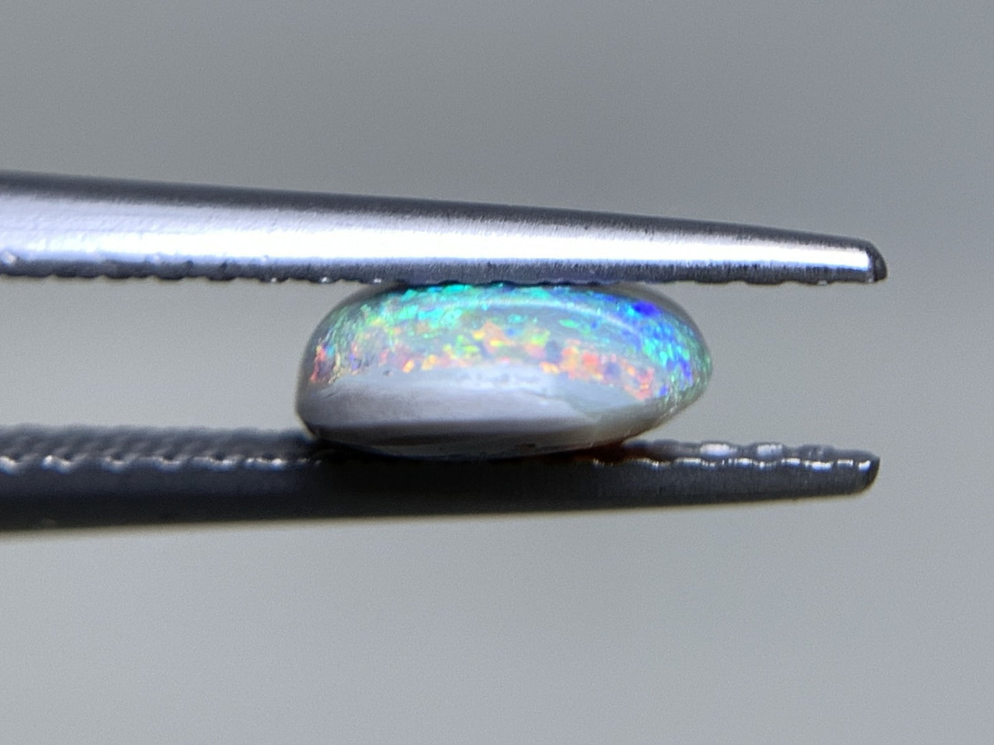 ブラックオパール 天然 1.008ct 宝石ソーティング付き カン有り 8.4㎜×7.0㎜×2.8㎜ ルース（ 裸石 ） 6859Y