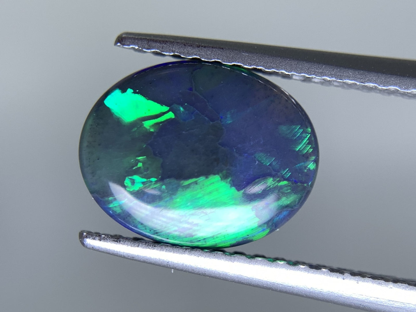 ブラックオパール 天然  1.507ct  中央宝石ソーティング付き  9.9㎜×7.7㎜×2.8㎜  ルース（ 裸石 ） 5948Y