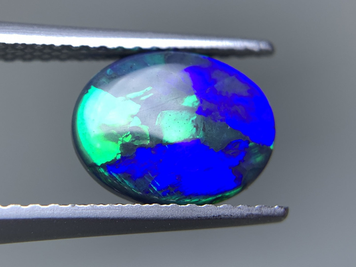 ブラックオパール 天然  1.507ct  中央宝石ソーティング付き  9.9㎜×7.7㎜×2.8㎜  ルース（ 裸石 ） 5948Y