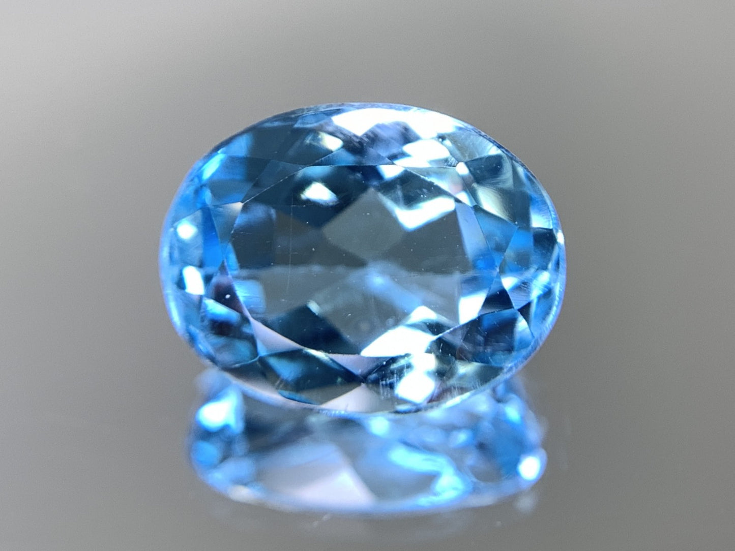 ブルートパーズ 天然  5.947ct  宝石ソーティング付き  11.8㎜×9.2㎜×6.3㎜  ルース（ 裸石 ）  5038Y