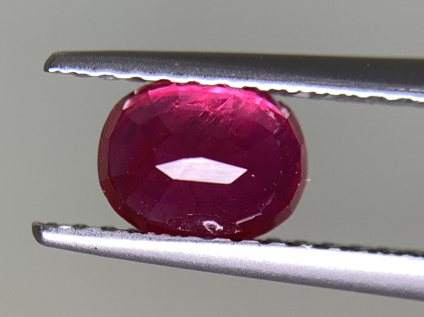 ルビー  天然  1.098ct  中央宝石ソーティング付き  6.44㎜×5.00㎜×3.40㎜   天然 ルース（ 裸石 ） 5022Y