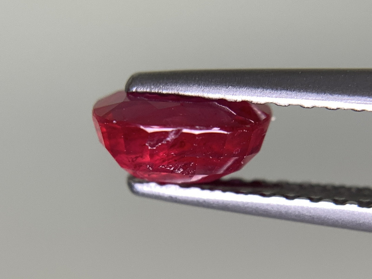 ルビー  天然  1.098ct  中央宝石ソーティング付き  6.44㎜×5.00㎜×3.40㎜   天然 ルース（ 裸石 ） 5022Y