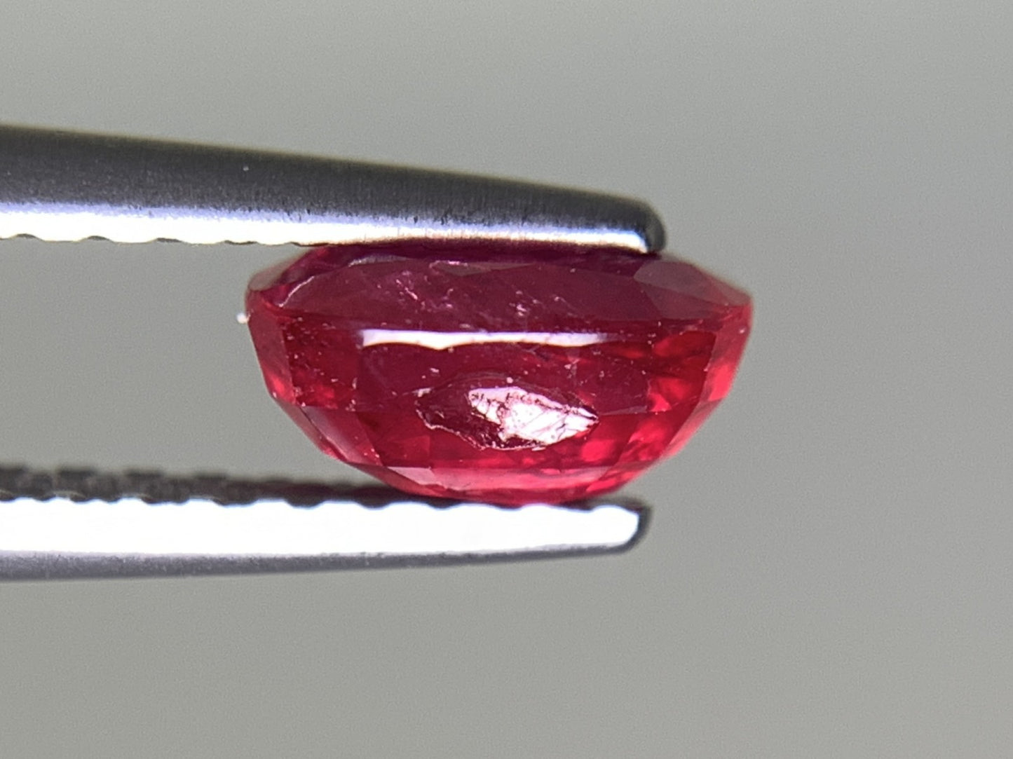 ルビー  天然  1.098ct  中央宝石ソーティング付き  6.44㎜×5.00㎜×3.40㎜   天然 ルース（ 裸石 ） 5022Y