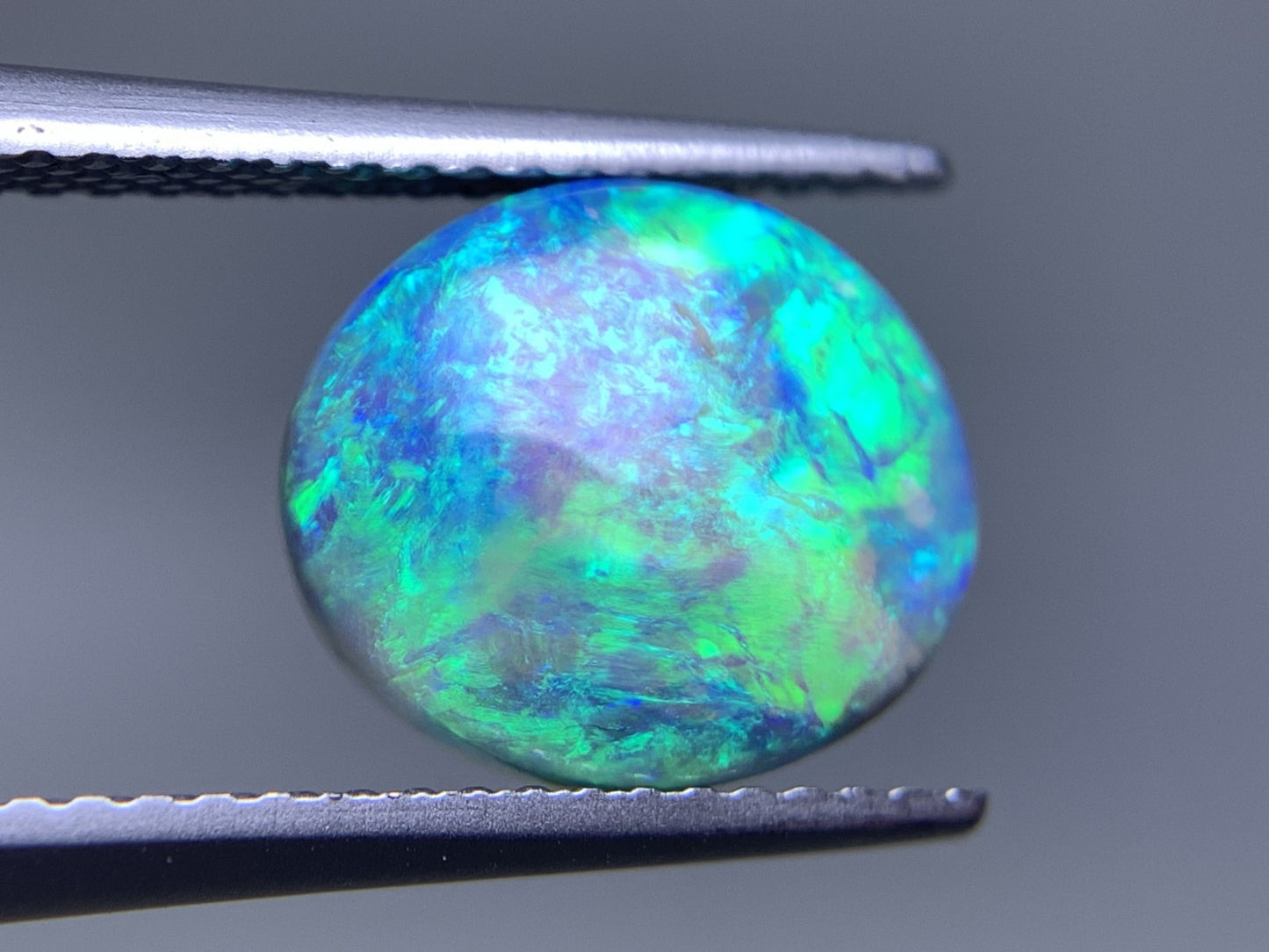 ブラックオパール 天然  3.763ct  中央宝石ソーティング付き  10.7㎜×9.2㎜×6.1㎜  ルース（ 裸石 ） 5970Y