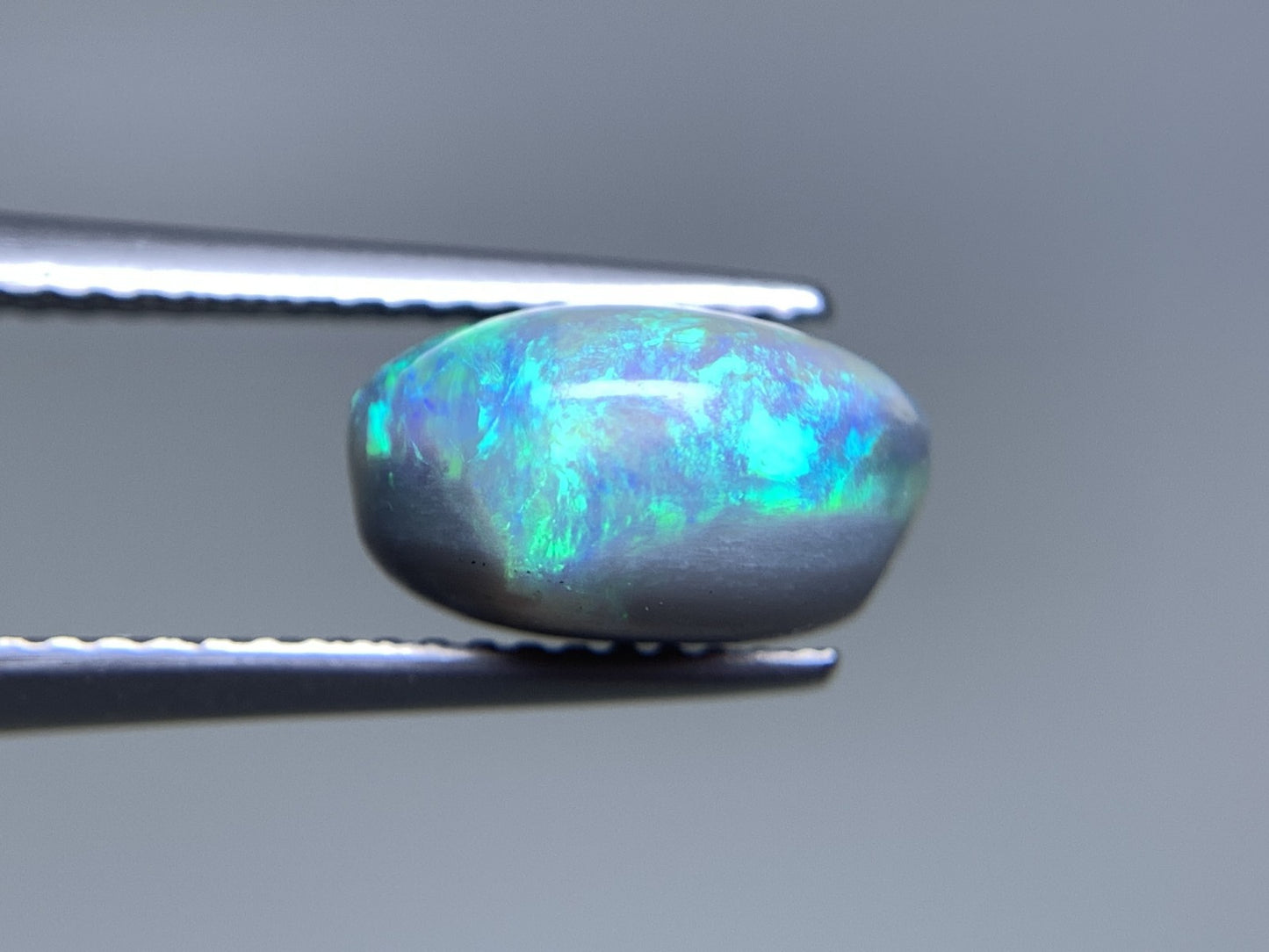 ブラックオパール 天然  3.763ct  中央宝石ソーティング付き  10.7㎜×9.2㎜×6.1㎜  ルース（ 裸石 ） 5970Y