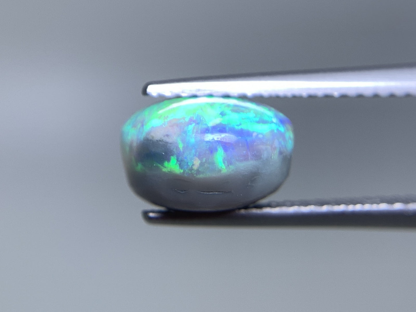 ブラックオパール 天然  3.763ct  中央宝石ソーティング付き  10.7㎜×9.2㎜×6.1㎜  ルース（ 裸石 ） 5970Y