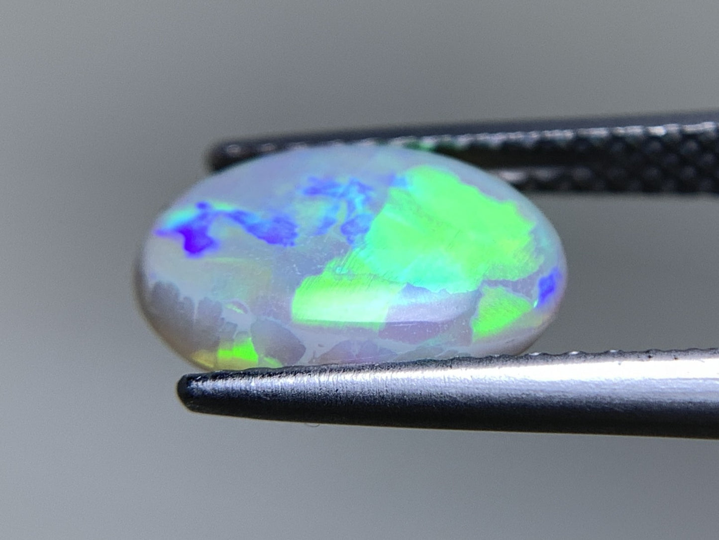 ブラックオパール 天然 1.758ct 宝石ソーティング付き カン有り 10.6㎜×7.7㎜×3.4㎜ ルース（ 裸石 ） 6874Y