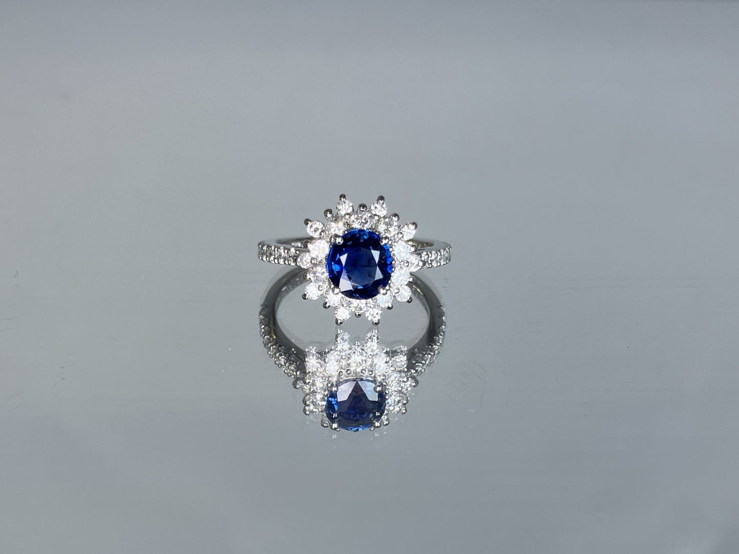 サファイア 1.17ct ロイヤルブルー royal blue AIGS鑑別書 D0.75ct PT900 5.6g 指輪 （JP14号） サイズ直し無料 7898K