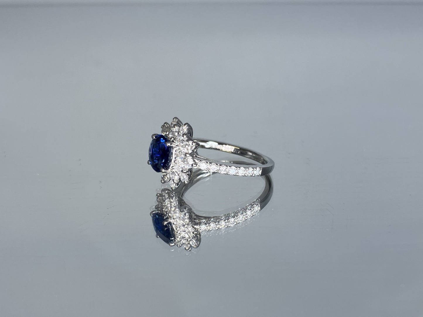 サファイア 1.17ct ロイヤルブルー royal blue AIGS鑑別書 D0.75ct PT900 5.6g 指輪 （JP14号） サイズ直し無料 7898K